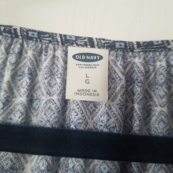 LAST CHANCE Old Navy L Danube Blue Diamond Pattern Shirt Top V-Neck Tunic - Picture 4 of 6